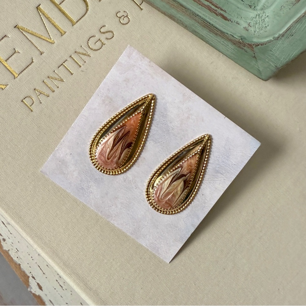 Marbled Teardrop Statement Earrings 🏷️ - Picture 6 of 6